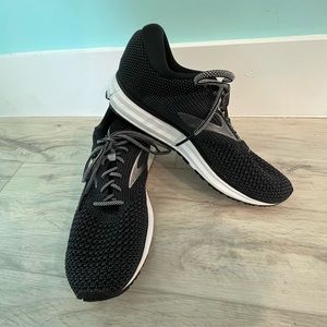 Mens Brooks Revel size 10